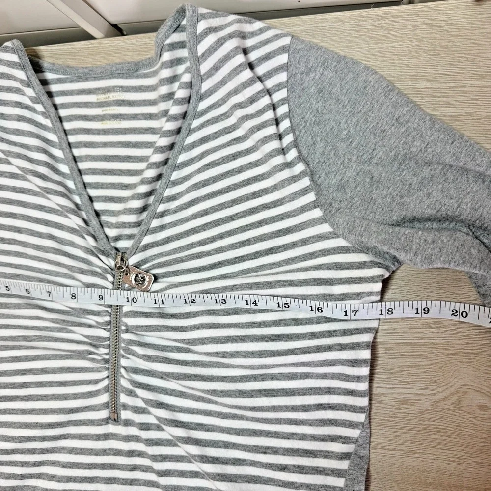 Michael Kors Top Blouse Womens L Gray White Stripe 1/2 Zip V-Neck  3/4 Sleeve